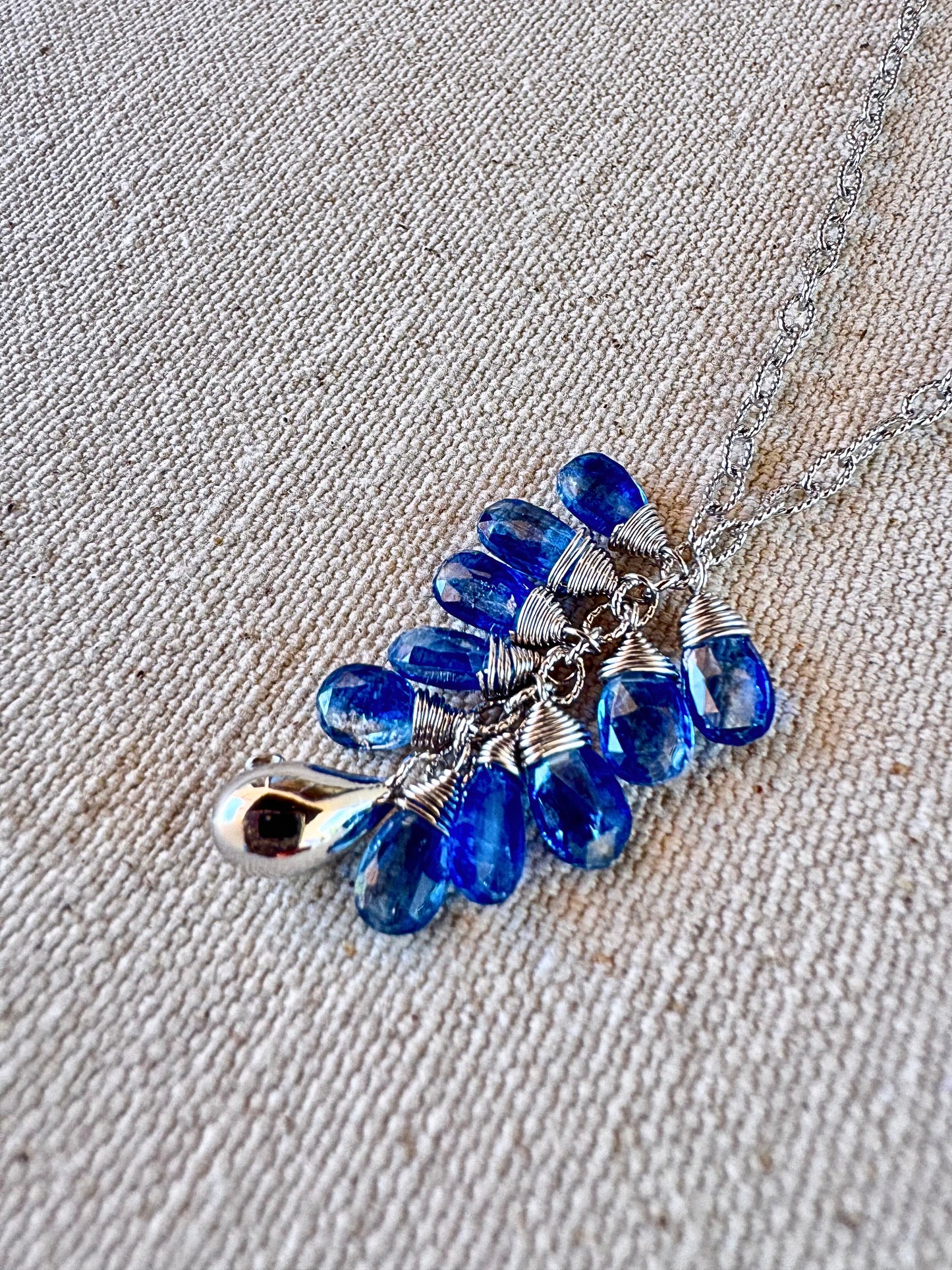 Redwood Raindrop Necklace with Kyanite